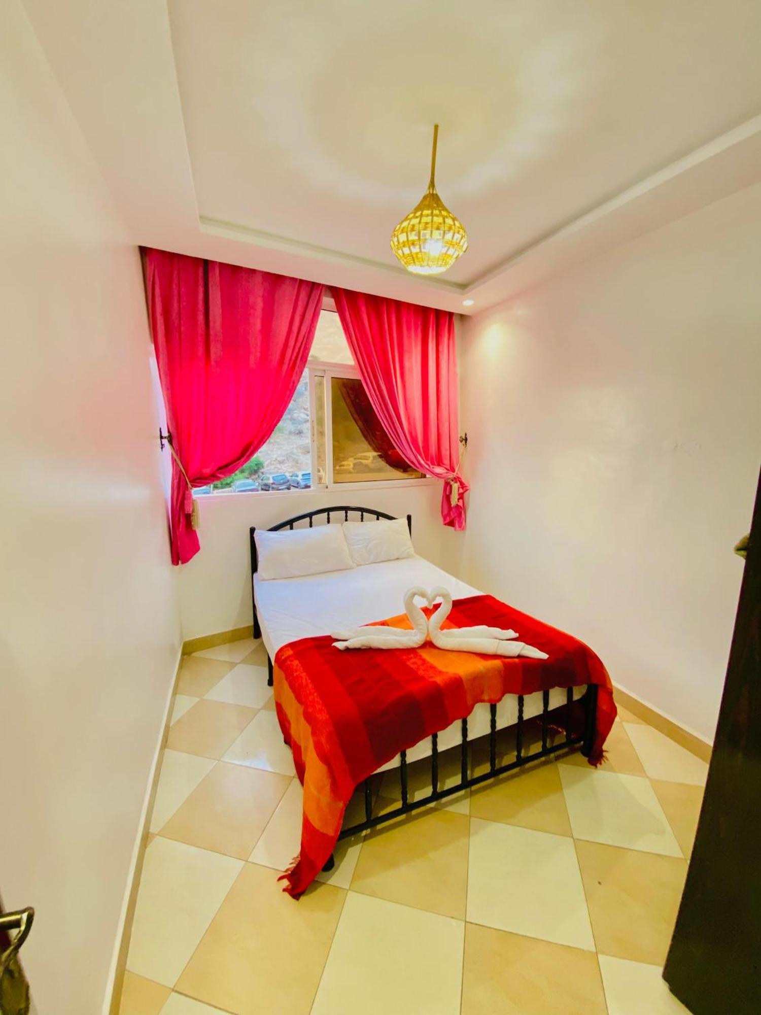 Tafoukt Surf Hostel *